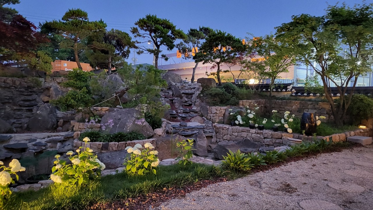 푸른 한옥 이미지 4