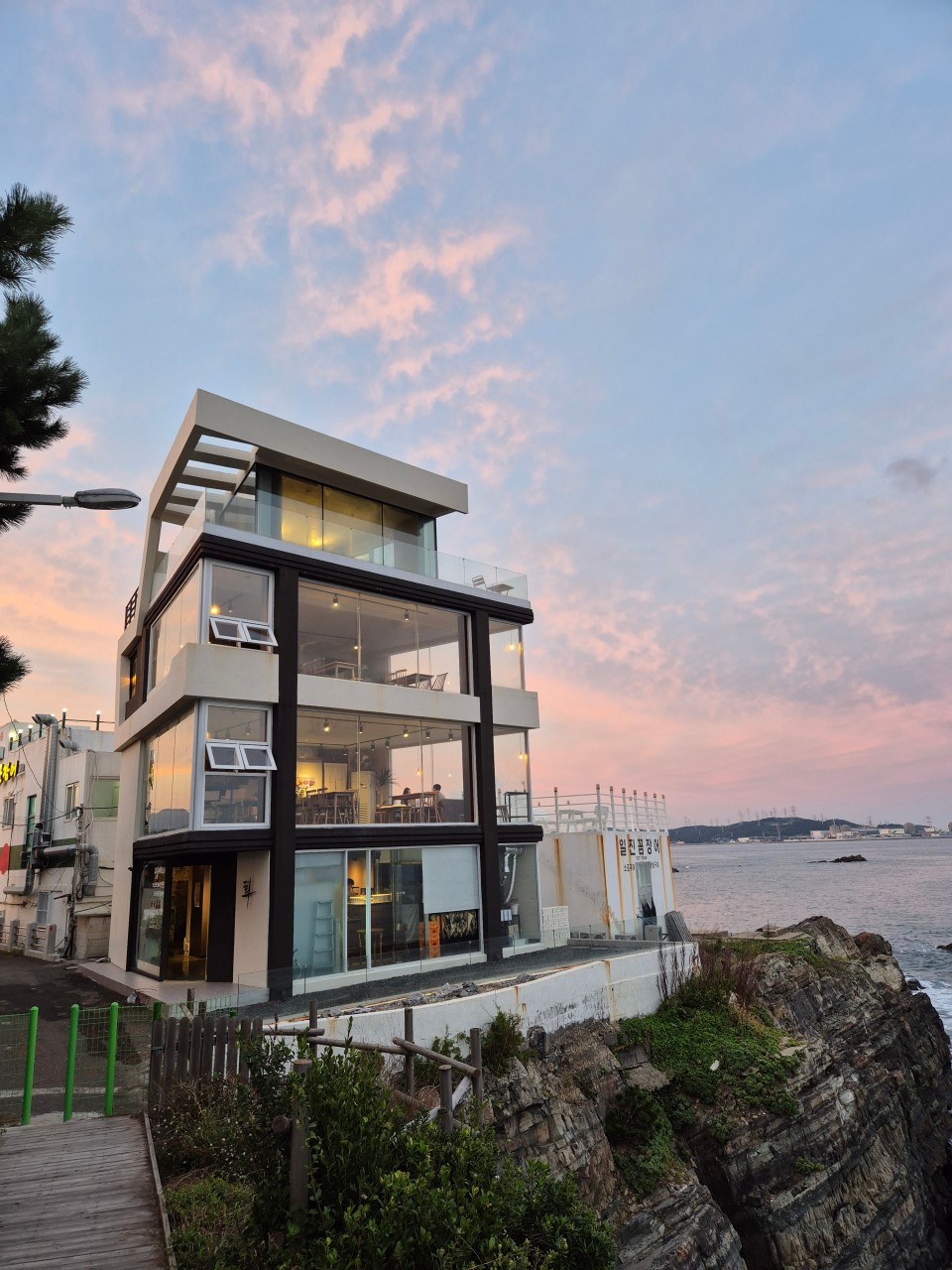 리투커피바 이미지 1