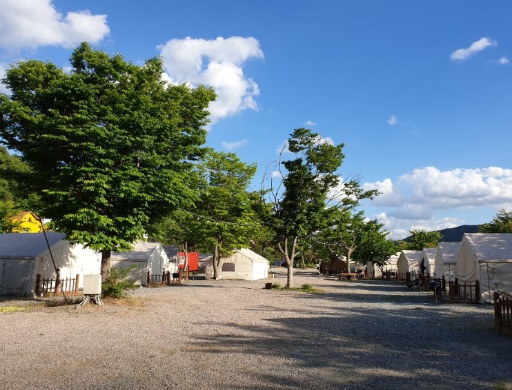 강촌하늘아래 글램핑 이미지 2