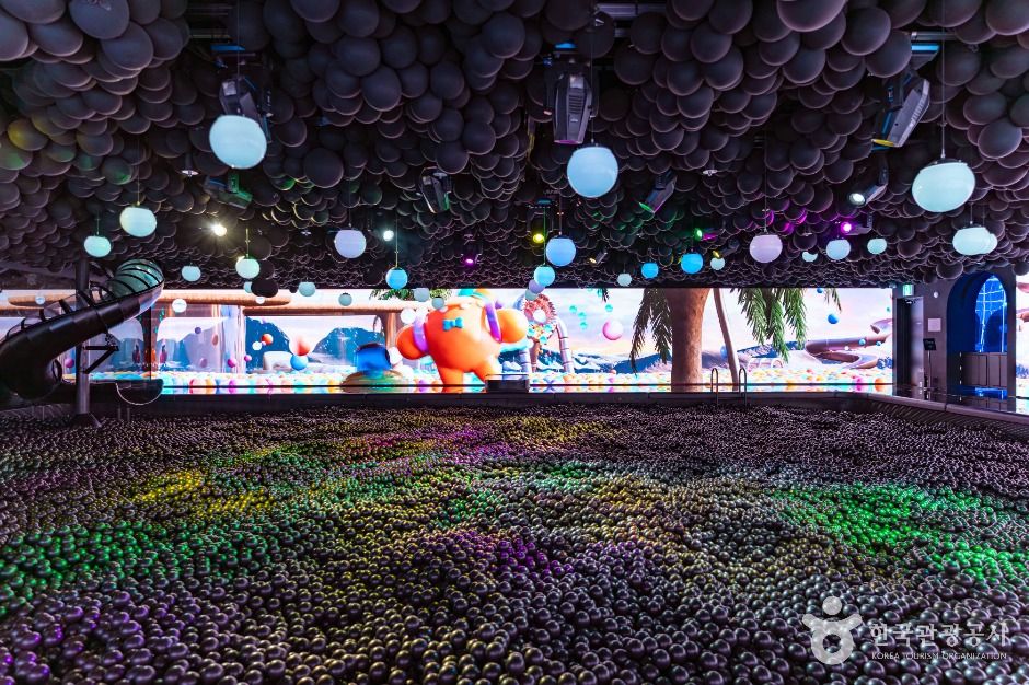 코스믹 리조트 이미지 3