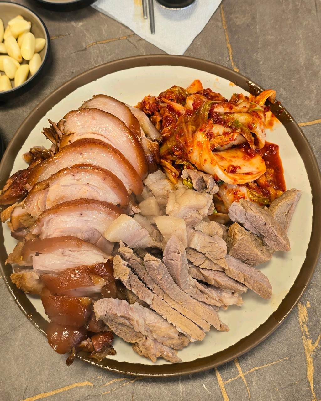 가마솥족발 이미지 3