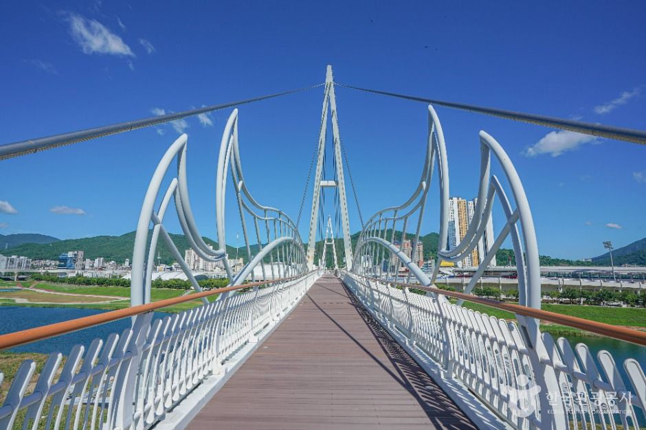 양산천 구름다리 이미지 3