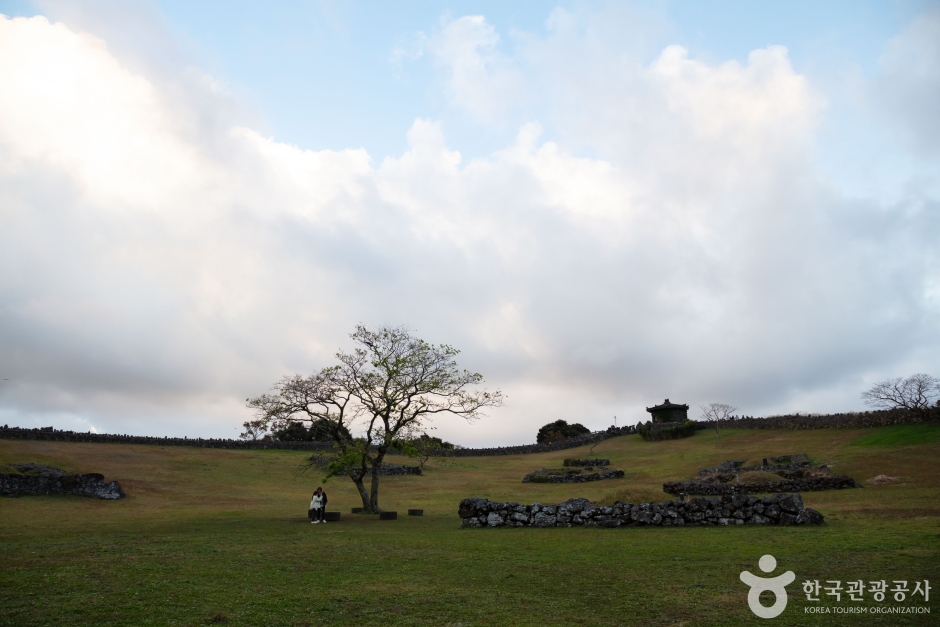 산굼부리 이미지 2