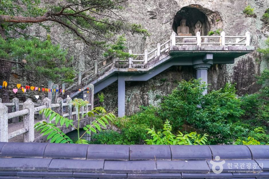 군위 아미타여래삼존 석굴 이미지 5
