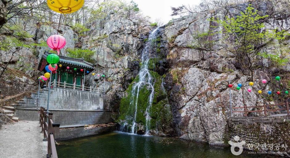양산 홍룡사 홍룡폭포 이미지 1