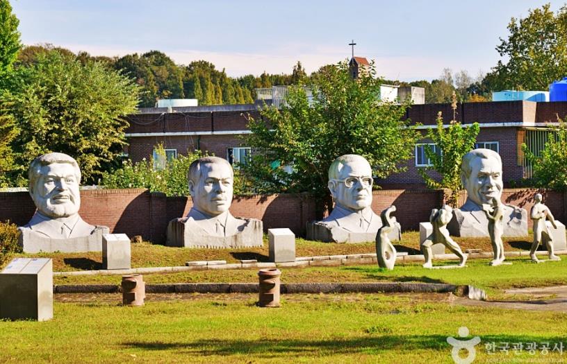 음성 큰바위얼굴 테마파크 이미지 2